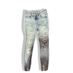 american eagle ripped skinny jeans size 4!
